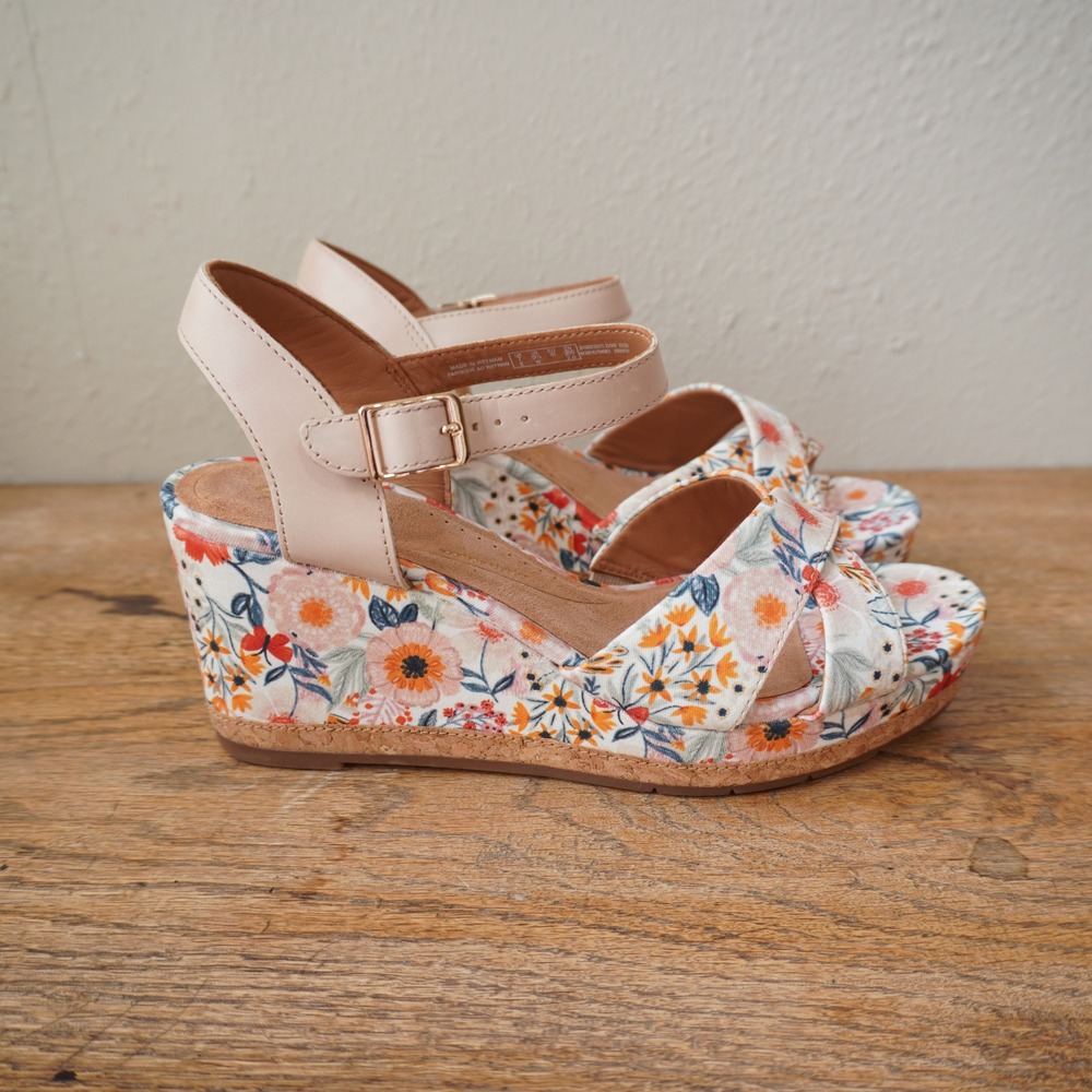 Clarks Women's Size 9.5W Chicly Floral Wedge Sandals White Pink Leather New